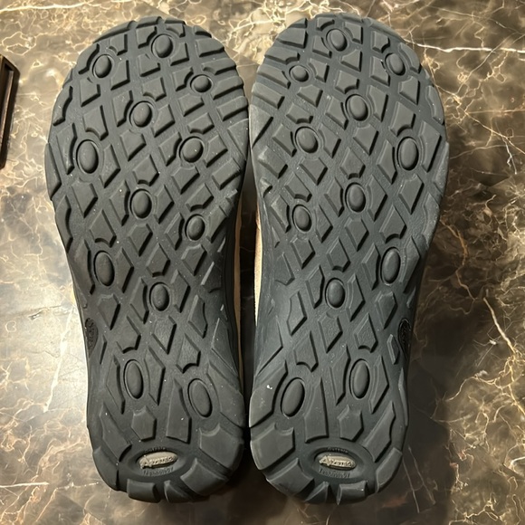 Cabelas suede mules - Picture 7 of 7